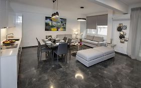 Unique Apartment close to Acropolis by GHH